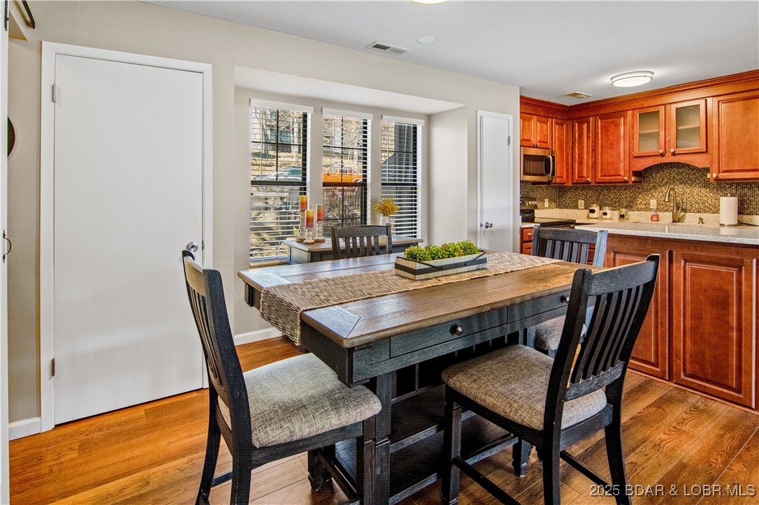 Lake Ozark, Missouri 65049, United States, 3 Bedrooms Bedrooms, ,2 BathroomsBathrooms,Residential,Active,94997