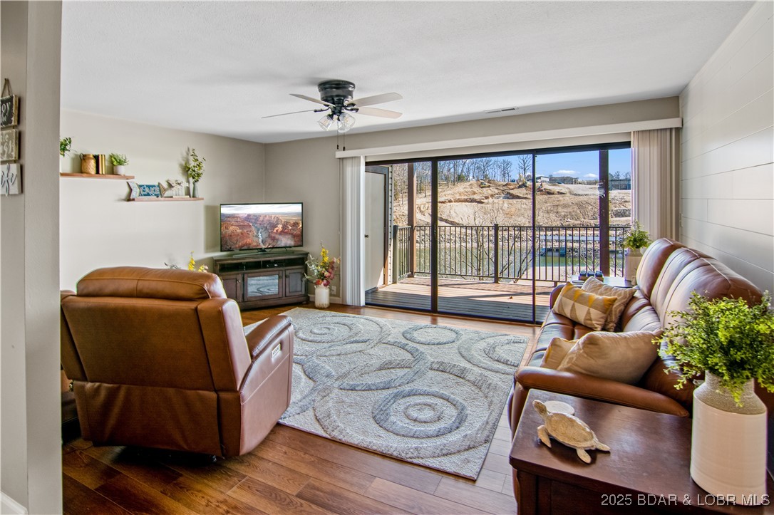 Lake Ozark, Missouri 65049, United States, 3 Bedrooms Bedrooms, ,2 BathroomsBathrooms,Residential,Active,94997