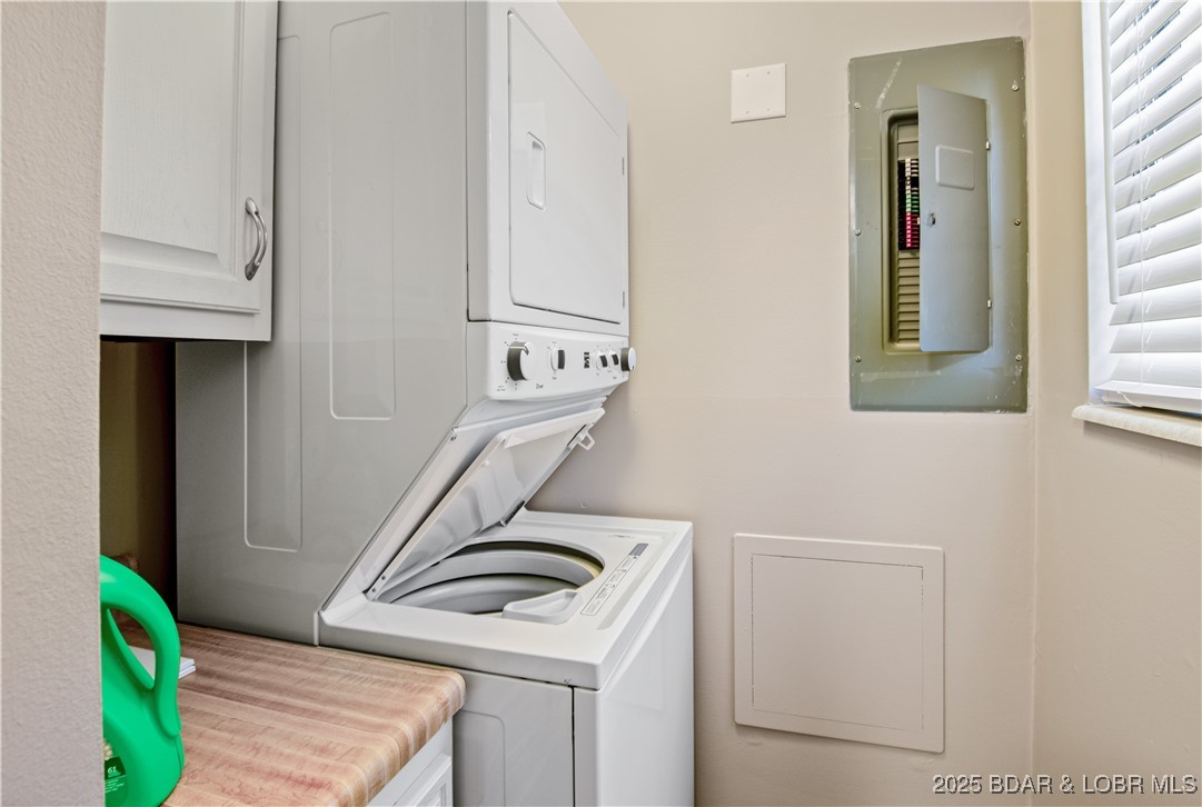 Lake Ozark, Missouri 65049, United States, 3 Bedrooms Bedrooms, ,2 BathroomsBathrooms,Residential,Active,94997