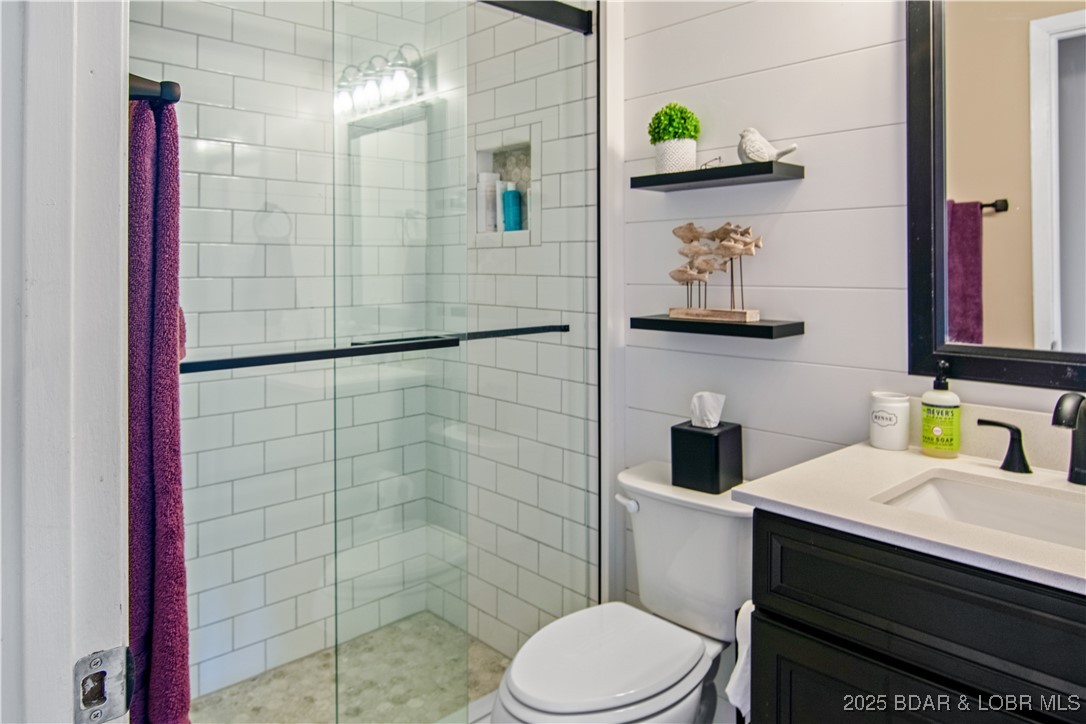 Lake Ozark, Missouri 65049, United States, 3 Bedrooms Bedrooms, ,2 BathroomsBathrooms,Residential,Active,94997