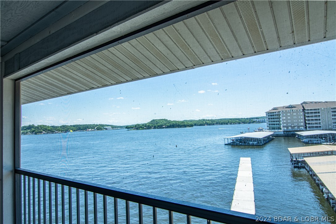 Lake Ozark, Missouri 65049, United States, 3 Bedrooms Bedrooms, ,2 BathroomsBathrooms,Residential,Contingent,54859