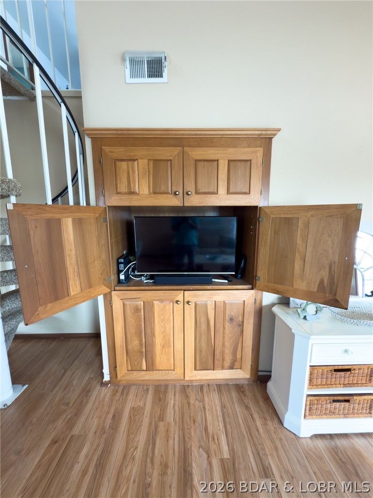 Oak Bluff Condominium - Residential