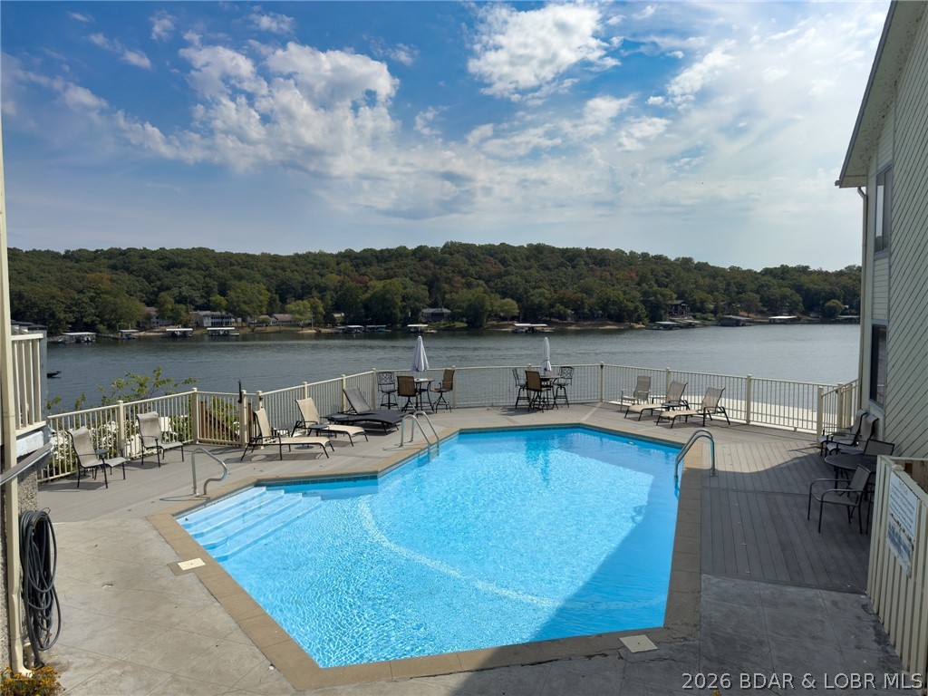 Oak Bluff Condominium - Residential