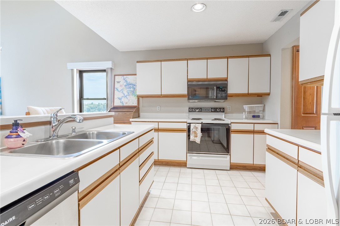 Oak Bluff Condominium - Residential