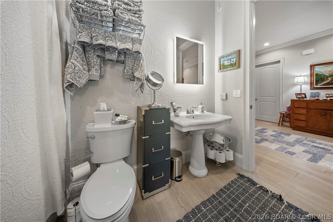 The Hamptons Condominium - Residential