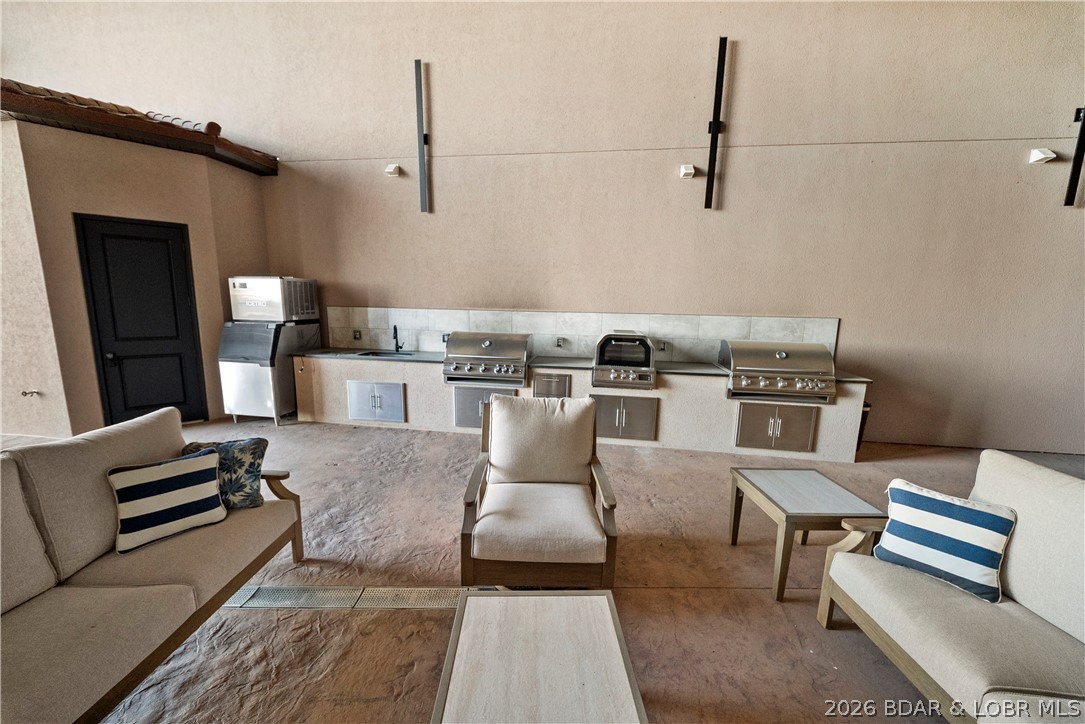 The Hamptons Condominium - Residential