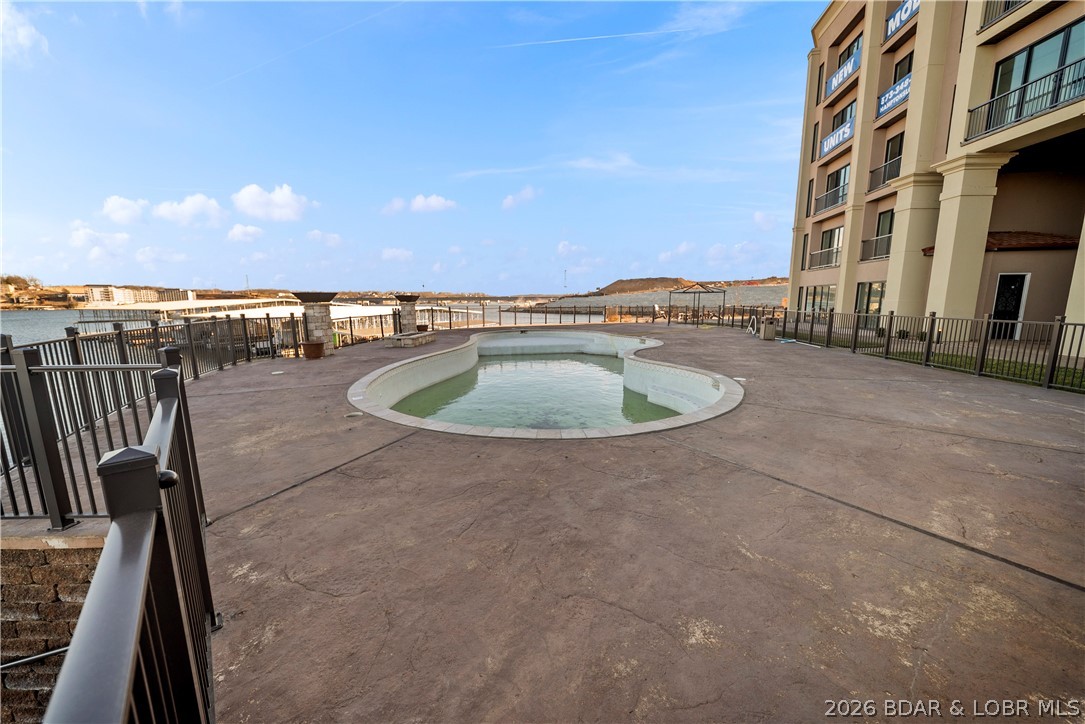 The Hamptons Condominium - Residential