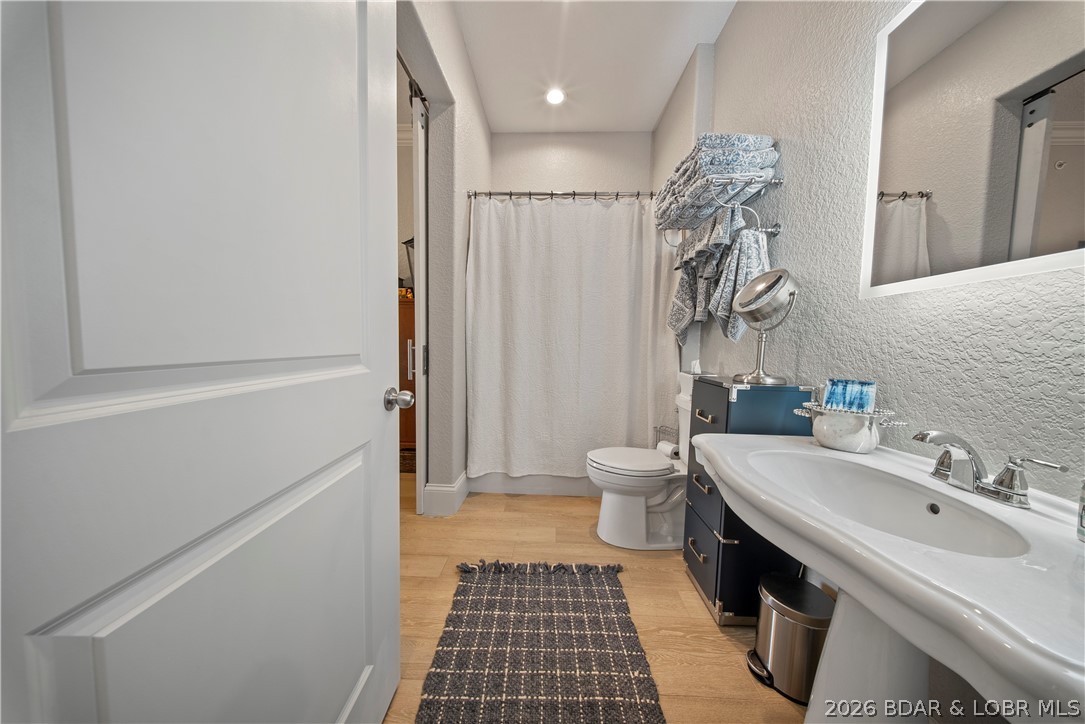 The Hamptons Condominium - Residential