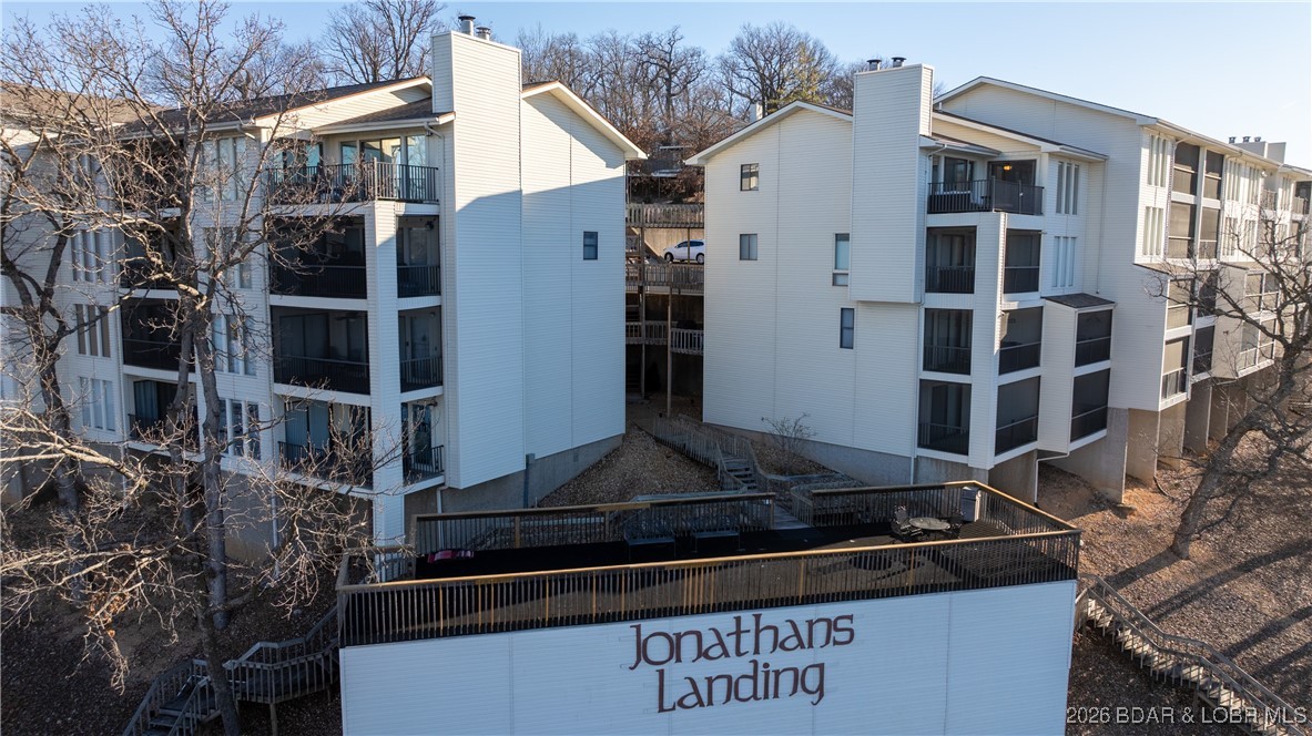 Jonathans Landing - Residential