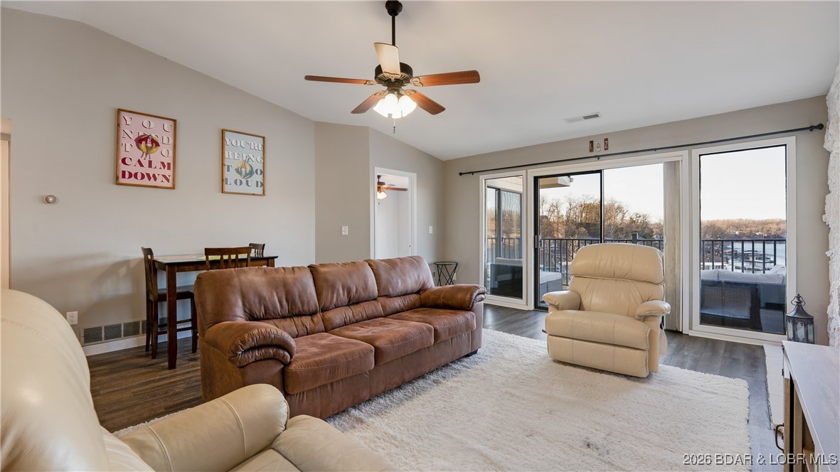 Jonathans Landing - Residential