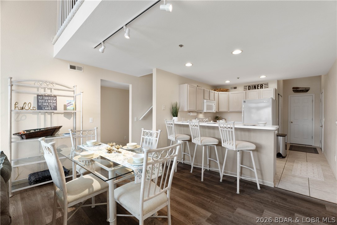 Cedar Glen Condominium - Residential