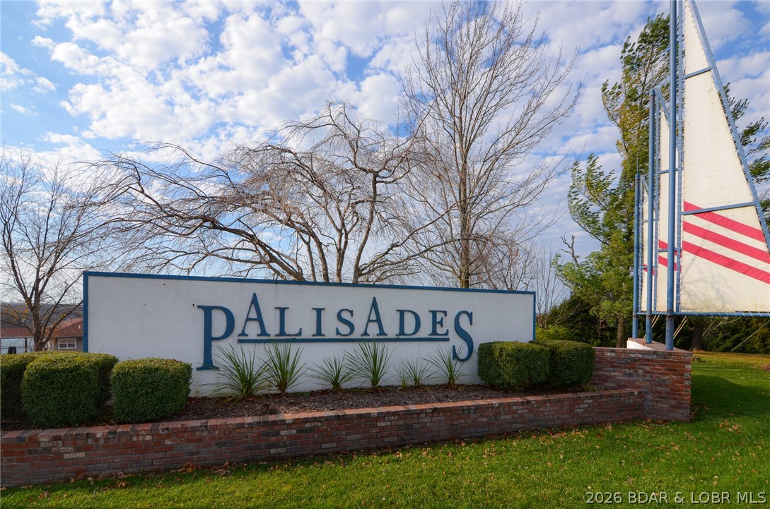 Palisades Condominium - Residential