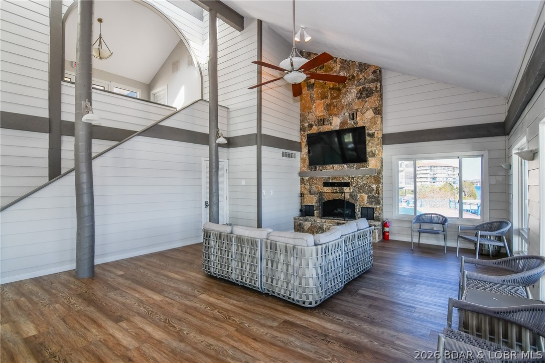 Palisades Condominium - Residential