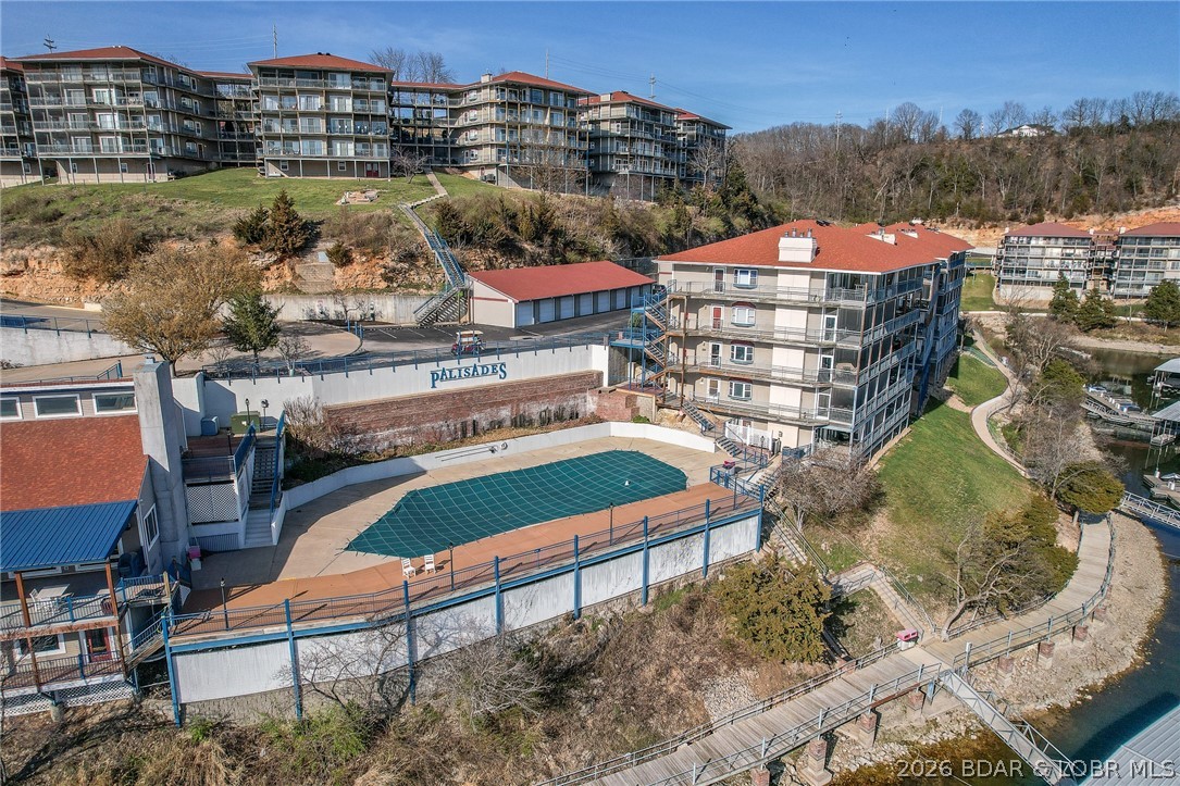 Palisades Condominium - Residential