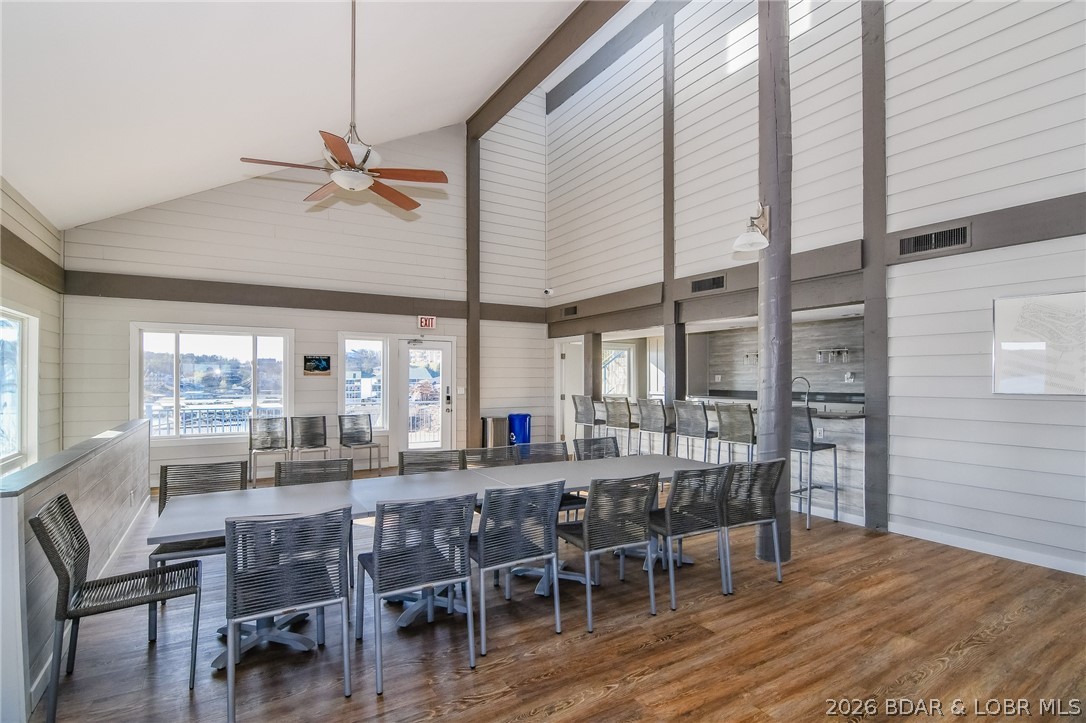 Palisades Condominium - Residential