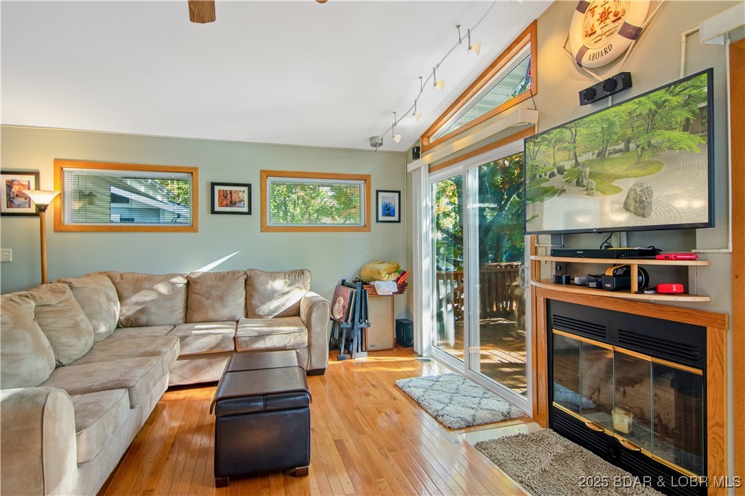 Lake Ozark, Missouri 65049, United States, 2 Bedrooms Bedrooms, ,2 BathroomsBathrooms,Residential,Active,238534