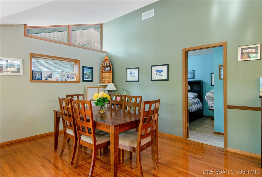 Lake Ozark, Missouri 65049, United States, 2 Bedrooms Bedrooms, ,2 BathroomsBathrooms,Residential,Active,238534