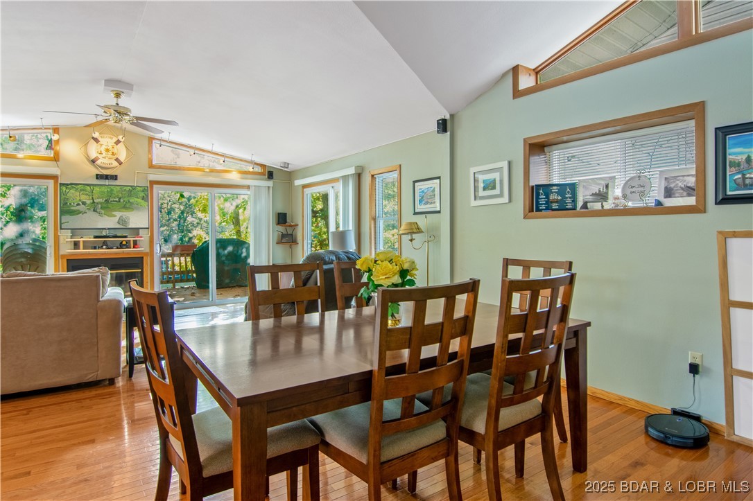 Lake Ozark, Missouri 65049, United States, 2 Bedrooms Bedrooms, ,2 BathroomsBathrooms,Residential,Active,238534