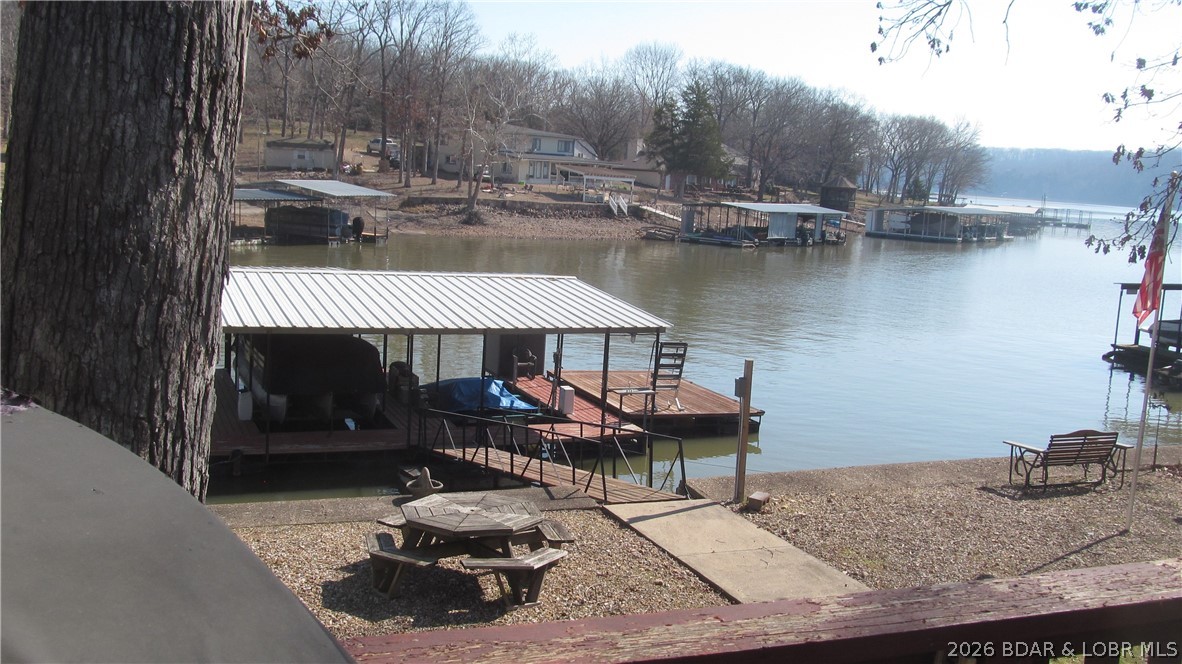 Golden Goose - Residential