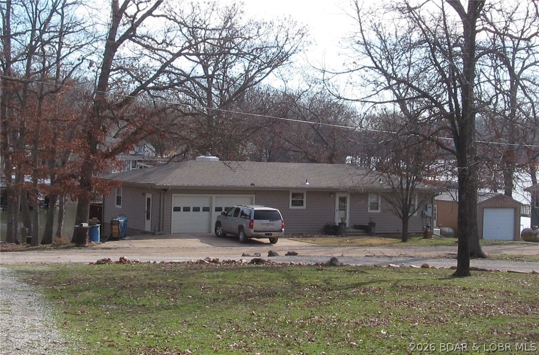 Golden Goose - Residential