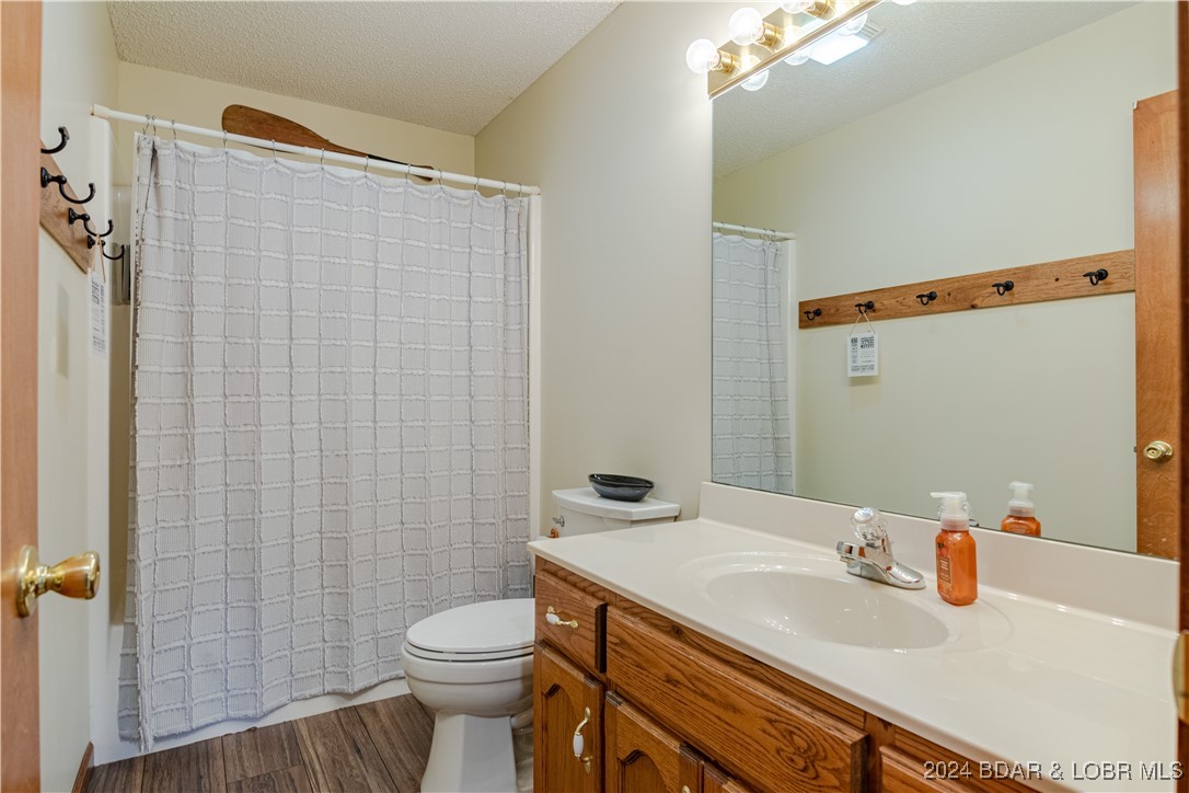 Eldon, Missouri 65026, United States, 3 Bedrooms Bedrooms, ,2 BathroomsBathrooms,Residential,Contingent,33991