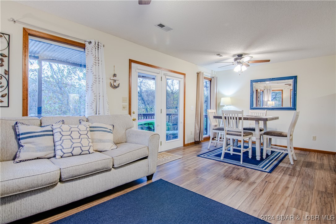 Eldon, Missouri 65026, United States, 3 Bedrooms Bedrooms, ,2 BathroomsBathrooms,Residential,Contingent,33991