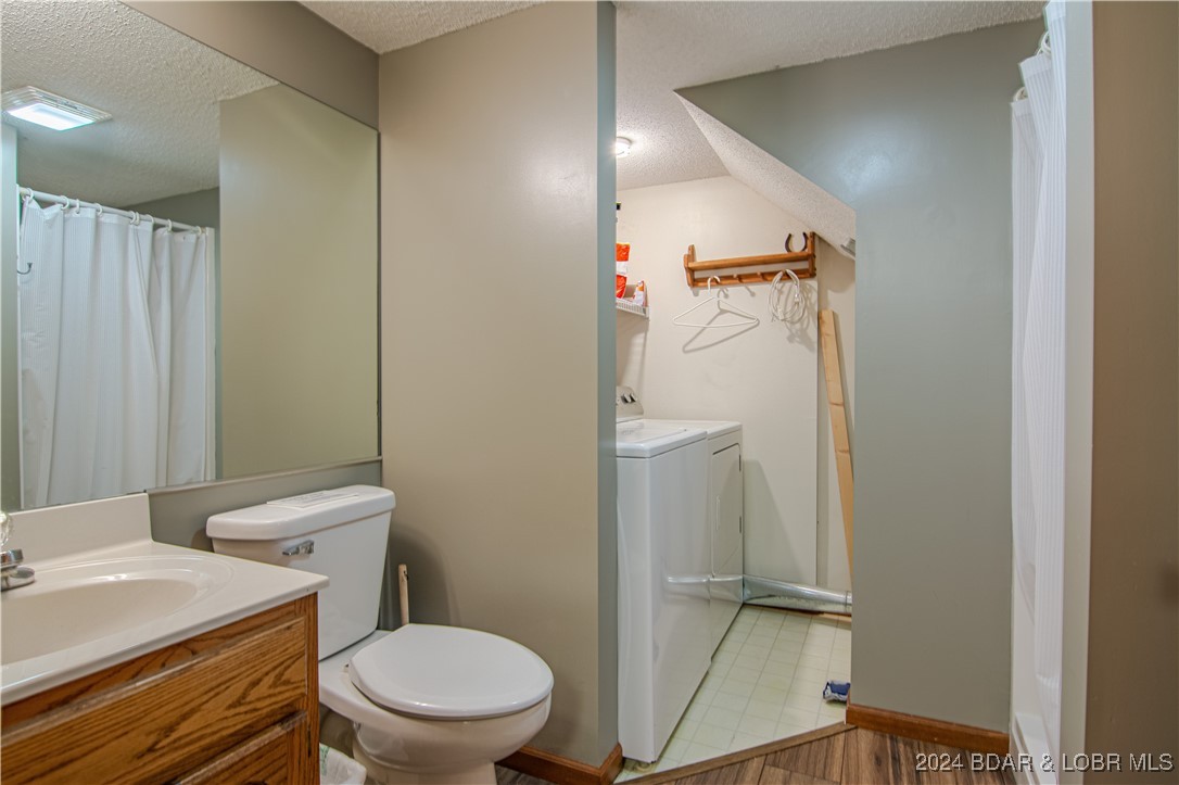 Eldon, Missouri 65026, United States, 3 Bedrooms Bedrooms, ,2 BathroomsBathrooms,Residential,Contingent,33991