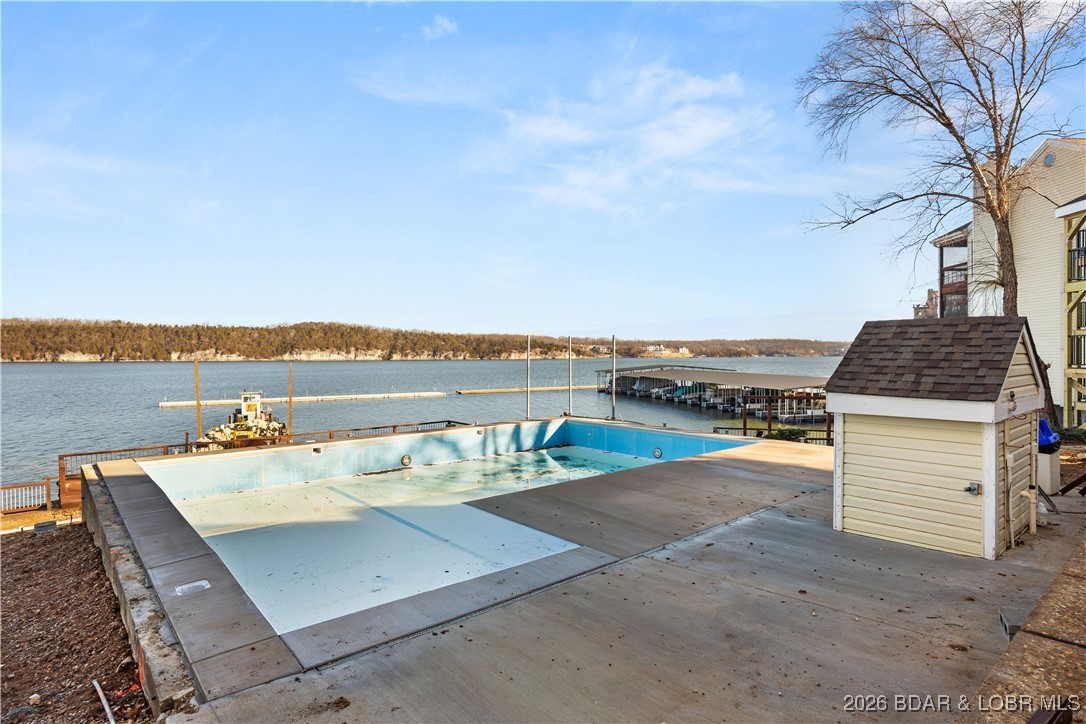 Breakwater Bay Club Condo - Residential