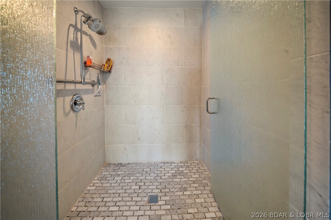 The Falls Condo - Residential