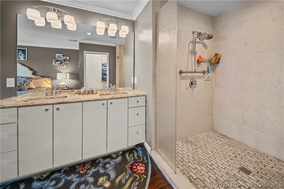The Falls Condo - Residential