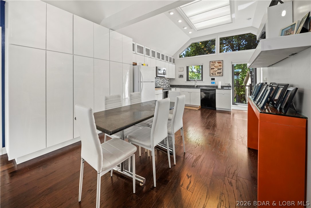 The Falls Condo - Residential