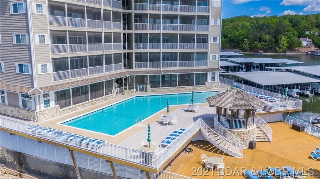 Lighthouse Pointe Condominium - Residential