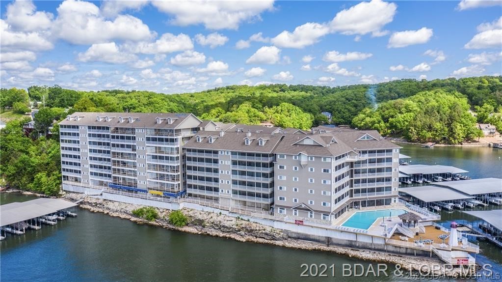 Lighthouse Pointe Condominium - Residential