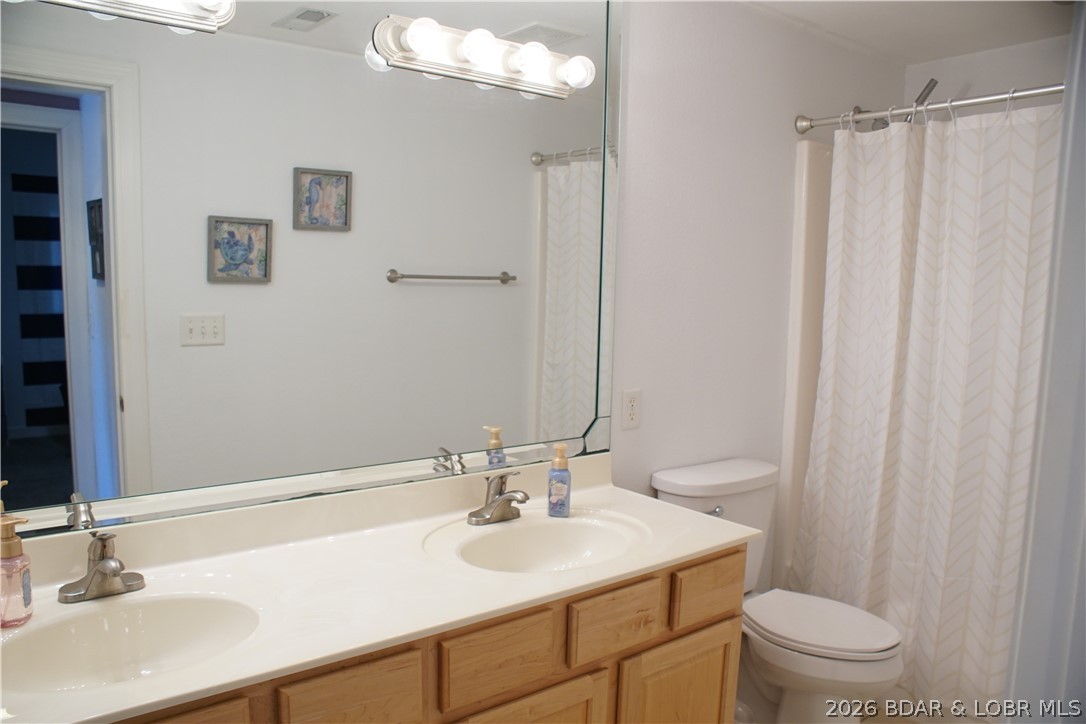 Lighthouse Pointe Condominium - Residential