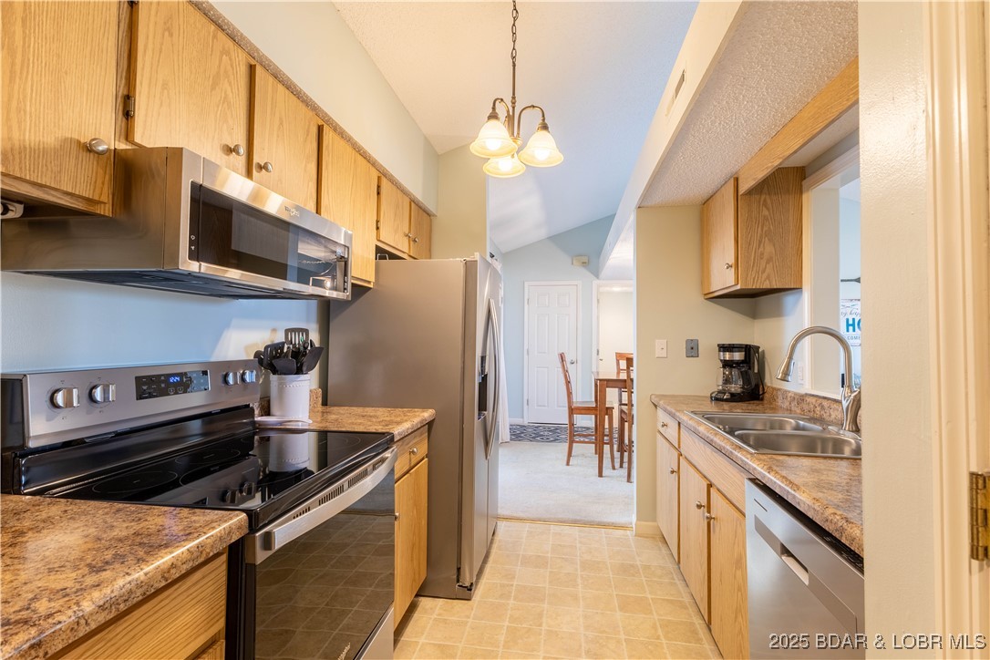 Tan-Tar-A Estates - Residential