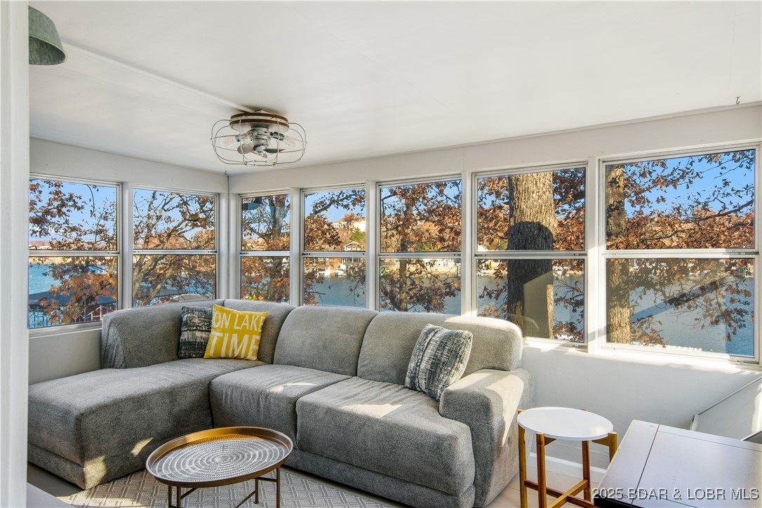 Sunrise Beach, Missouri 65079, United States, 3 Bedrooms Bedrooms, ,2 BathroomsBathrooms,Residential,Contingent,250223