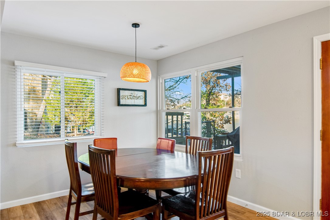 Sunrise Beach, Missouri 65079, United States, 3 Bedrooms Bedrooms, ,2 BathroomsBathrooms,Residential,Contingent,250223