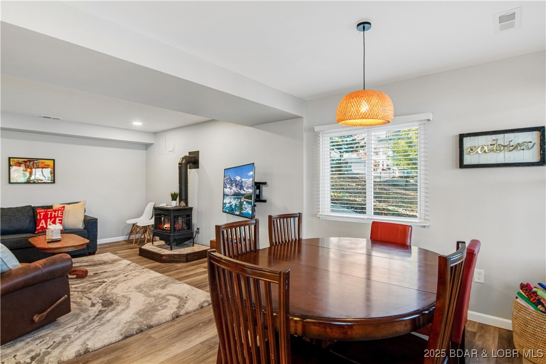 Sunrise Beach, Missouri 65079, United States, 3 Bedrooms Bedrooms, ,2 BathroomsBathrooms,Residential,Contingent,250223