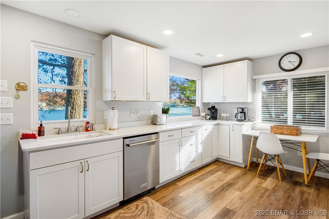 Sunrise Beach, Missouri 65079, United States, 3 Bedrooms Bedrooms, ,2 BathroomsBathrooms,Residential,Contingent,250223