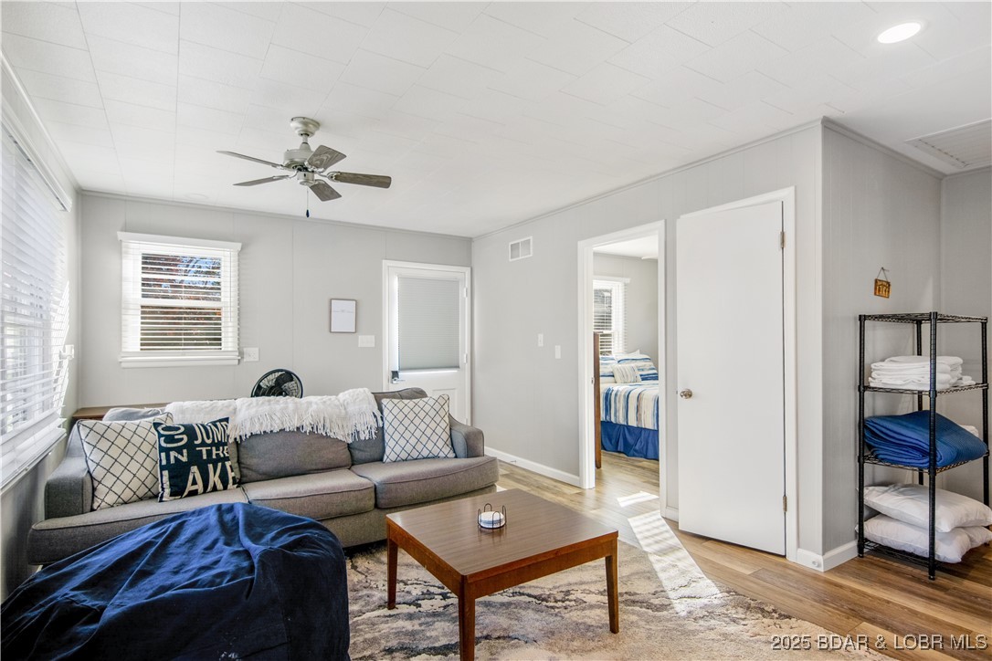 Sunrise Beach, Missouri 65079, United States, 3 Bedrooms Bedrooms, ,2 BathroomsBathrooms,Residential,Contingent,250223