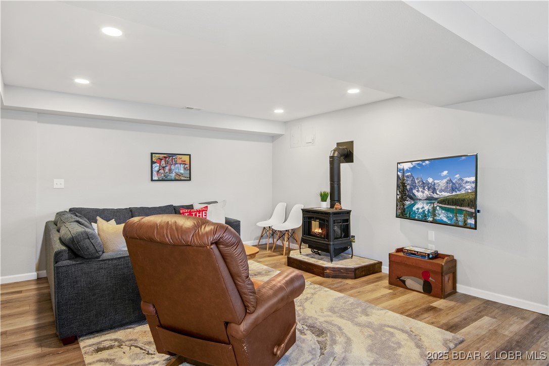 Sunrise Beach, Missouri 65079, United States, 3 Bedrooms Bedrooms, ,2 BathroomsBathrooms,Residential,Contingent,250223