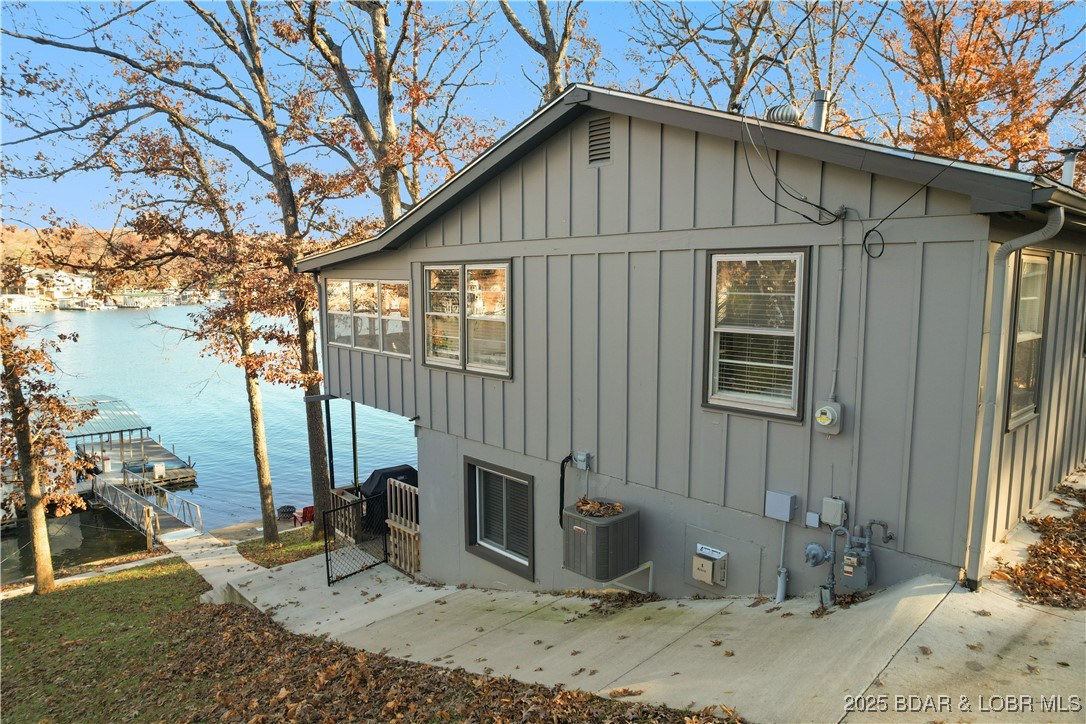 Sunrise Beach, Missouri 65079, United States, 3 Bedrooms Bedrooms, ,2 BathroomsBathrooms,Residential,Contingent,250223
