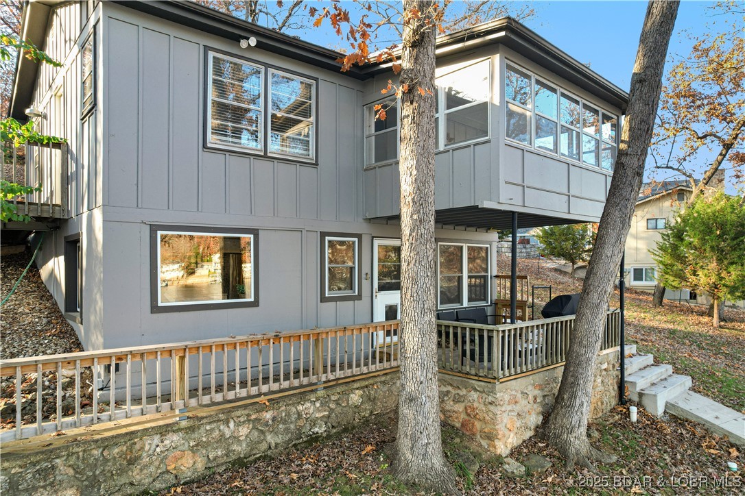 Sunrise Beach, Missouri 65079, United States, 3 Bedrooms Bedrooms, ,2 BathroomsBathrooms,Residential,Contingent,250223