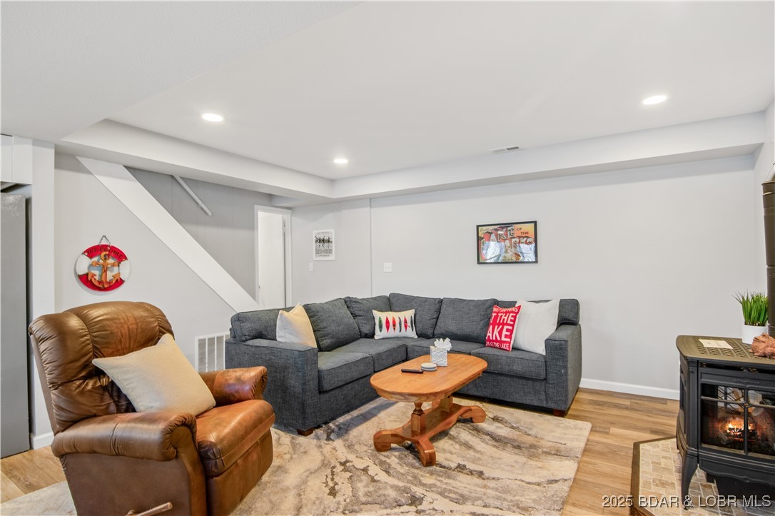 Sunrise Beach, Missouri 65079, United States, 3 Bedrooms Bedrooms, ,2 BathroomsBathrooms,Residential,Contingent,250223