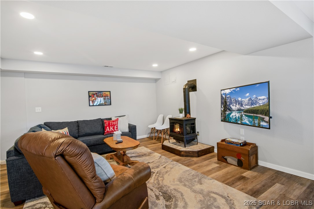 Sunrise Beach, Missouri 65079, United States, 3 Bedrooms Bedrooms, ,2 BathroomsBathrooms,Residential,Contingent,250223