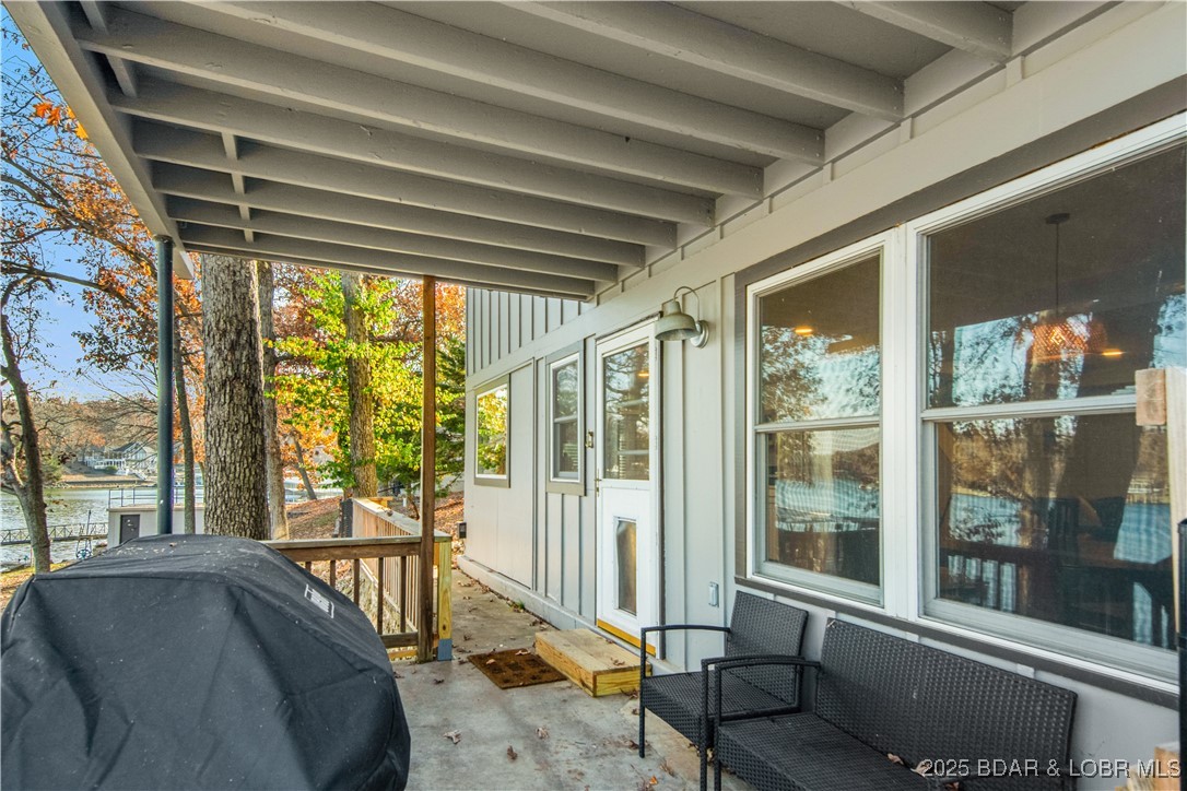 Sunrise Beach, Missouri 65079, United States, 3 Bedrooms Bedrooms, ,2 BathroomsBathrooms,Residential,Contingent,250223