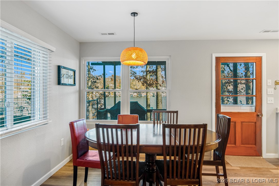 Sunrise Beach, Missouri 65079, United States, 3 Bedrooms Bedrooms, ,2 BathroomsBathrooms,Residential,Contingent,250223