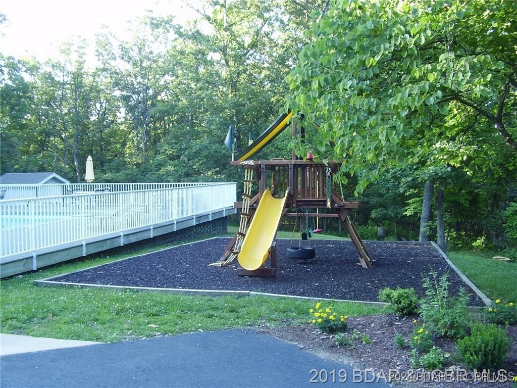 Grand Point No. 2 - Land