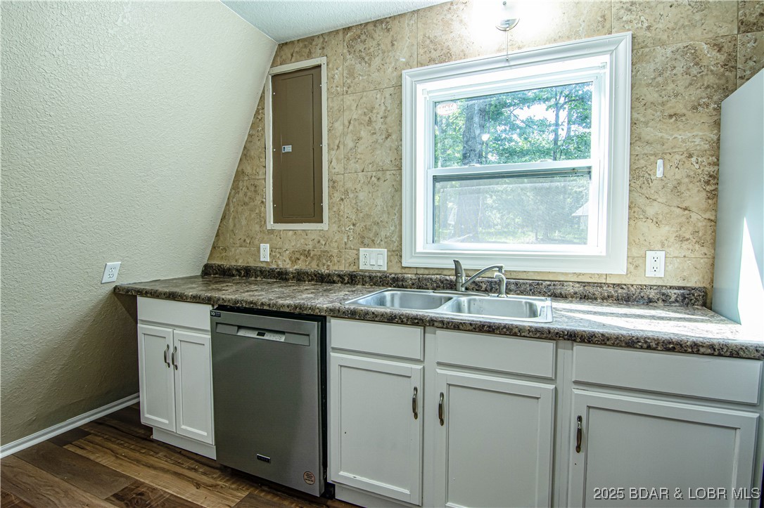 Rocky Mount, Missouri 65072, United States, 3 Bedrooms Bedrooms, ,2 BathroomsBathrooms,Residential,Active,164581