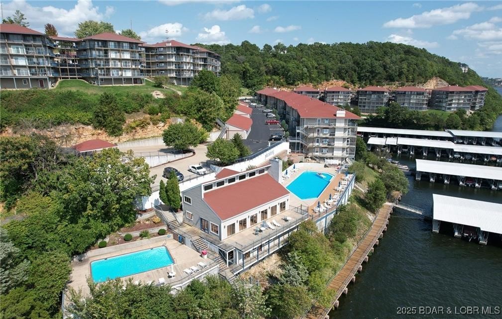 Palisades Condominium - Residential